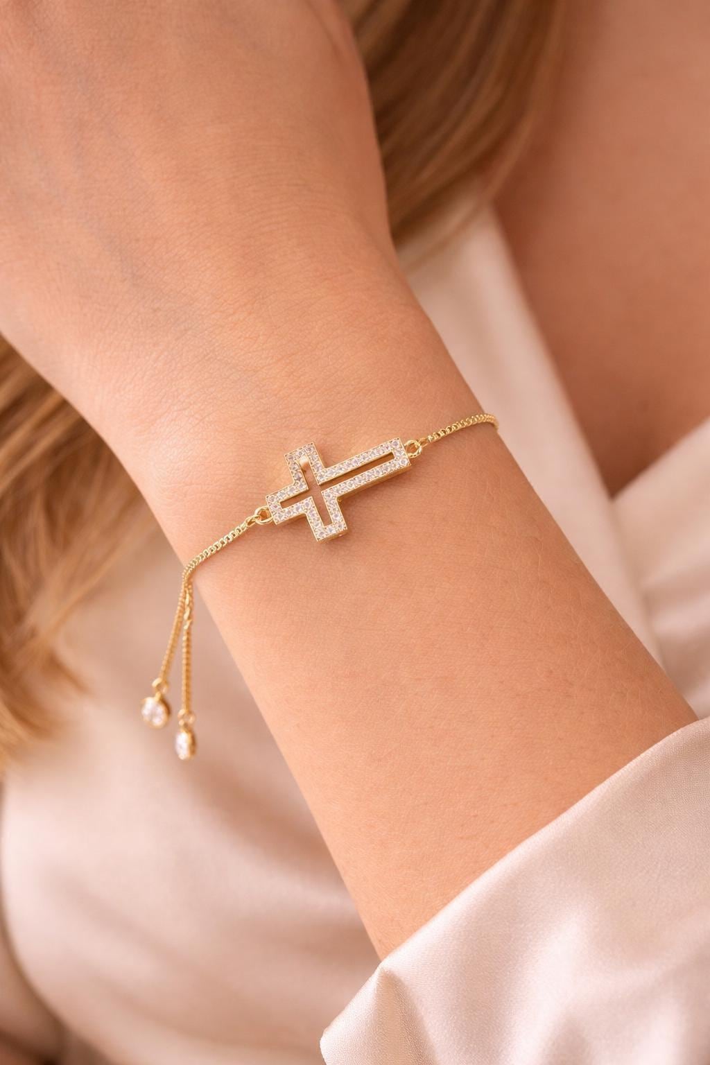Dainty Cross Faith Bracelet